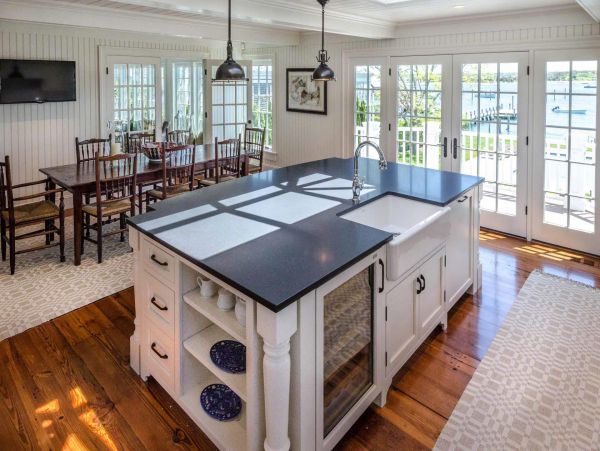 Cape Cod Home 994459