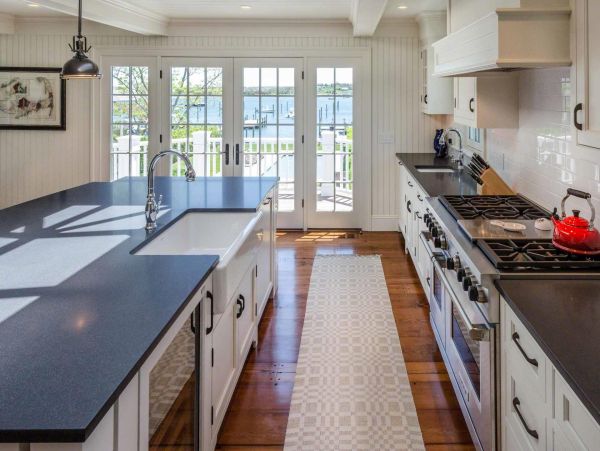 Cape Cod Home 994459