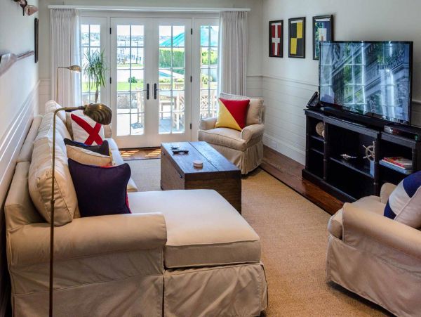 Cape Cod Home 994459