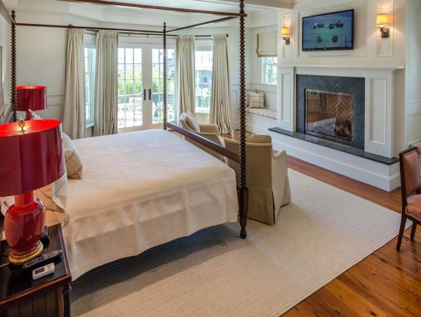 Cape Cod Home 994459