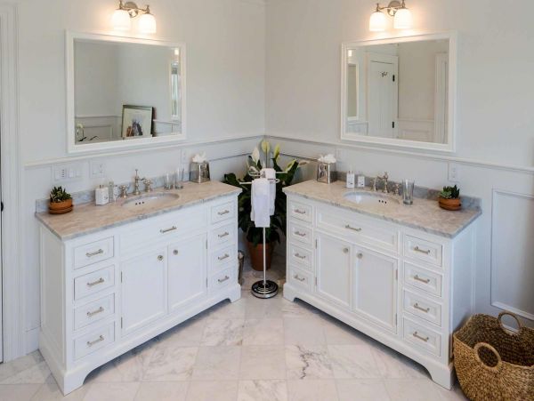 Cape Cod Home 994459