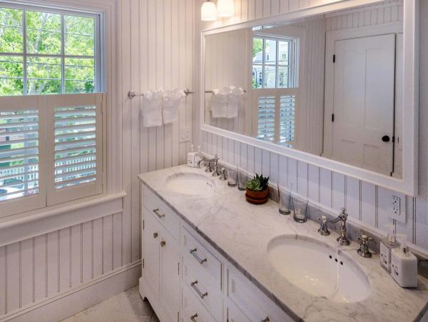 Cape Cod Home 994459