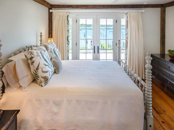 Cape Cod Home 994459