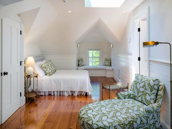 Cape Cod Home 994459