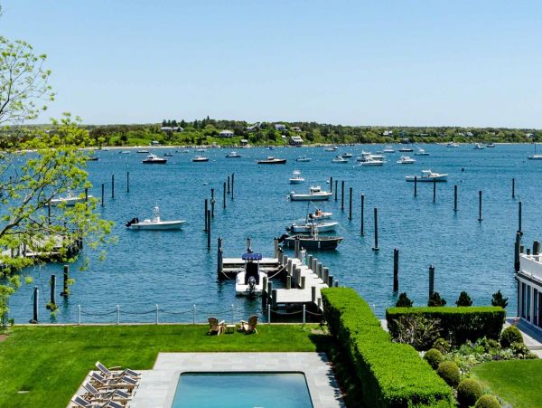 Cape Cod Home 994459