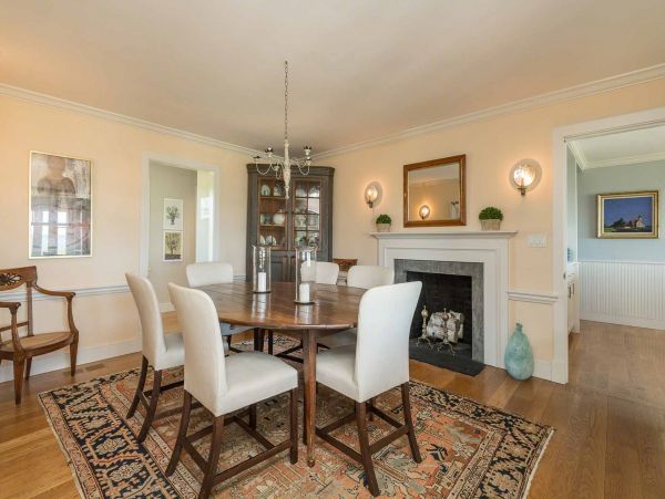 Cape Cod Home 994460