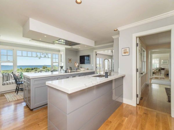 Cape Cod Home 994460