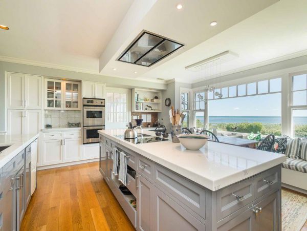Cape Cod Home 994460