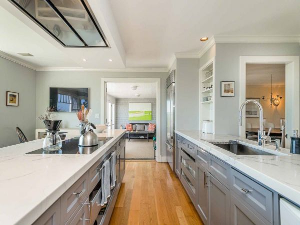 Cape Cod Home 994460