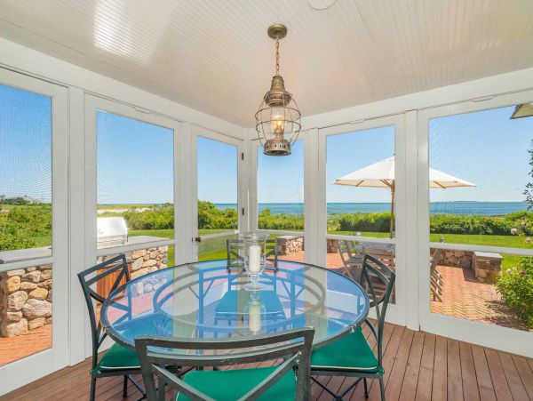 Cape Cod Home 994460
