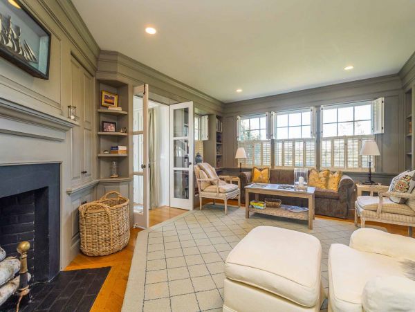 Cape Cod Home 994460