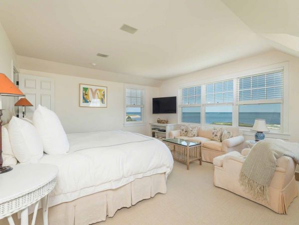 Cape Cod Home 994460