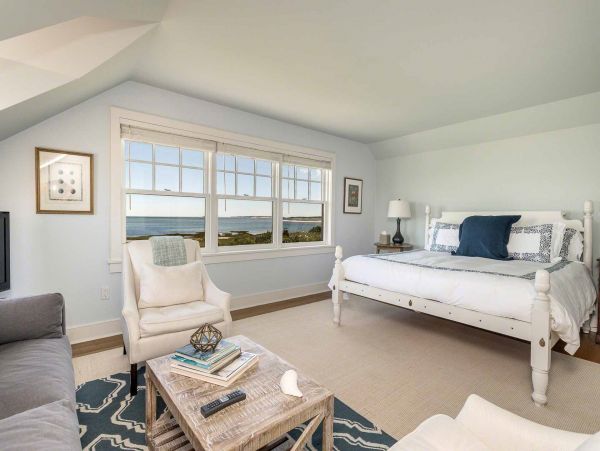 Cape Cod Home 994460