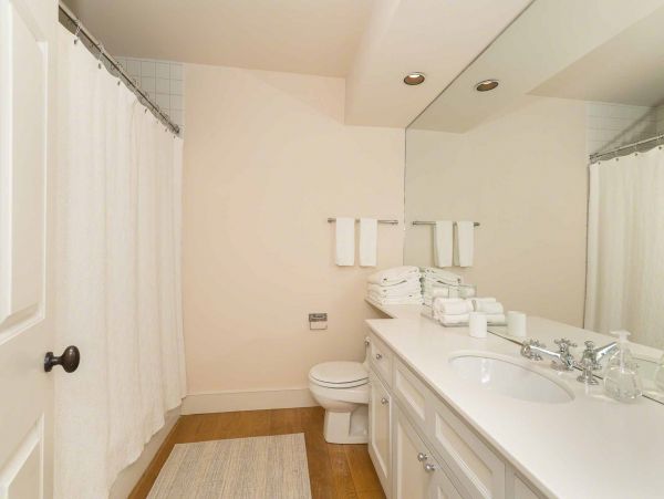 Cape Cod Home 994460