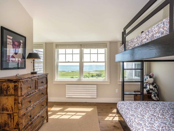 Cape Cod Home 994460