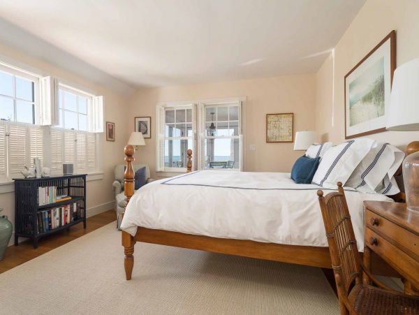 Cape Cod Home 994460