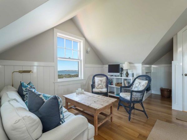 Cape Cod Home 994460