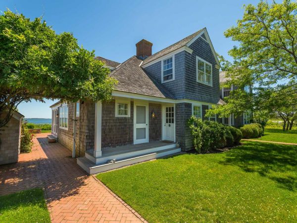 Cape Cod Home 994460
