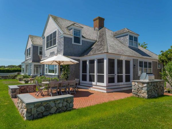 Cape Cod Home 994460