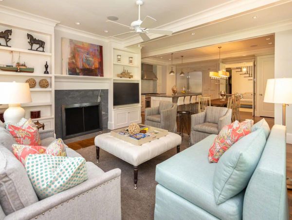 Cape Cod Home 994461