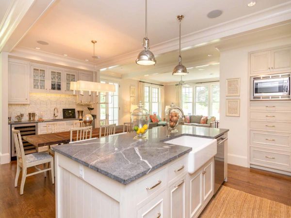 Cape Cod Home 994461
