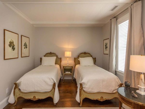 Cape Cod Home 994461