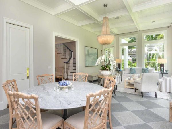 Cape Cod Home 994463