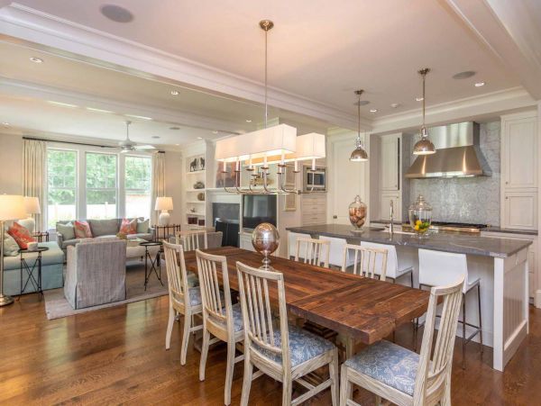 Cape Cod Home 994463