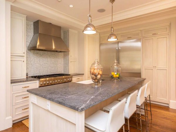Cape Cod Home 994463