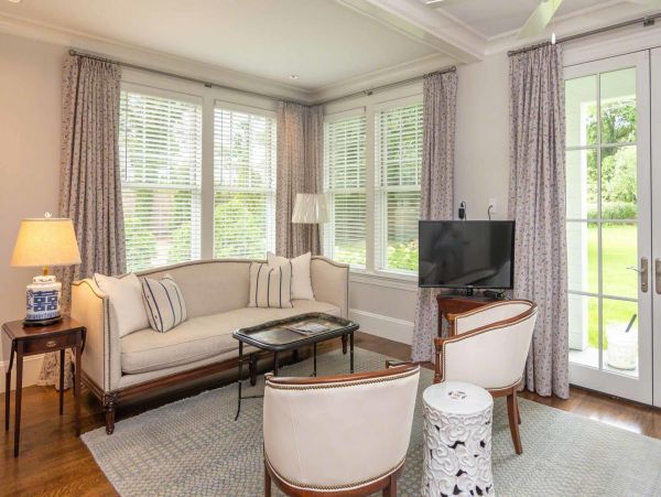 Cape Cod Home 994463
