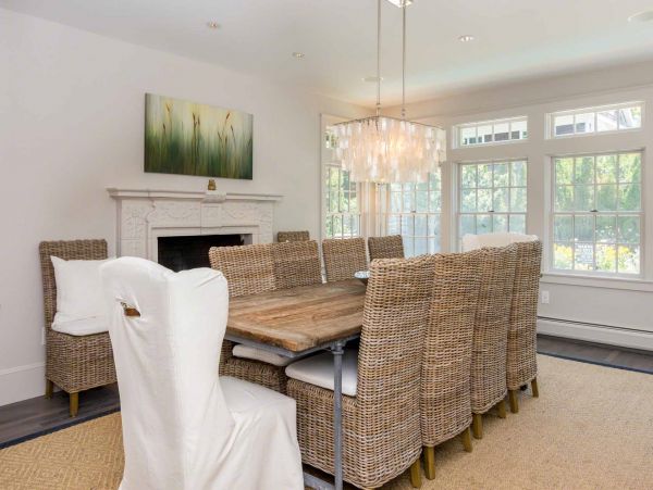 Cape Cod Home 994464