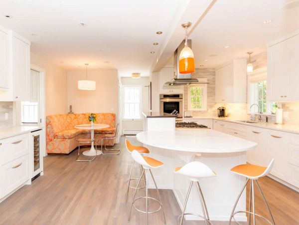 Cape Cod Home 994464