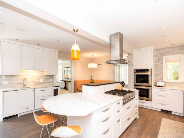 Cape Cod Home 994464