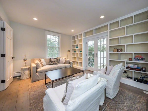 Cape Cod Home 994464