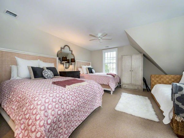 Cape Cod Home 994464