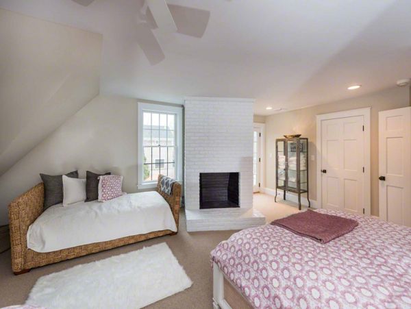 Cape Cod Home 994464