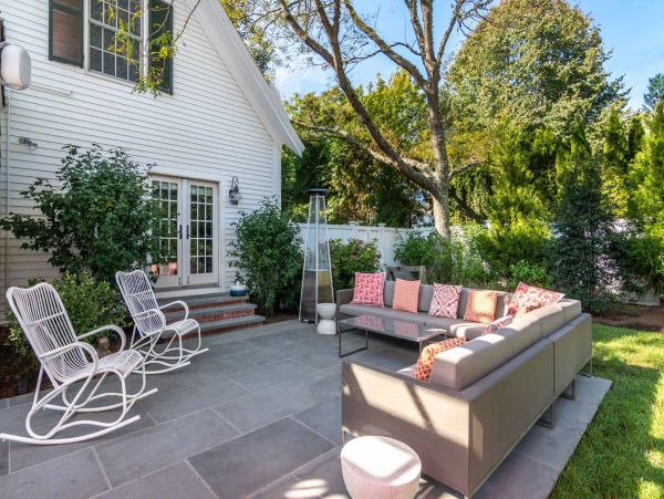 Cape Cod Home 994464
