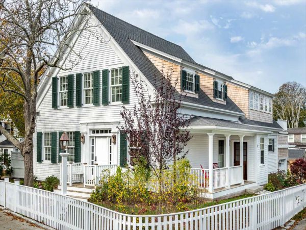 Cape Cod Home 994465