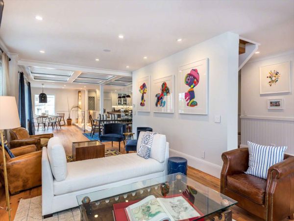 Cape Cod Home 994465