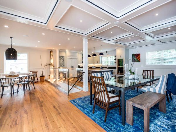 Cape Cod Home 994465