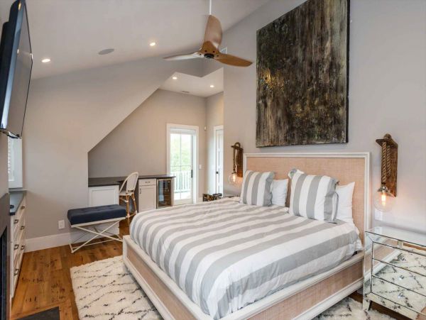 Cape Cod Home 994465