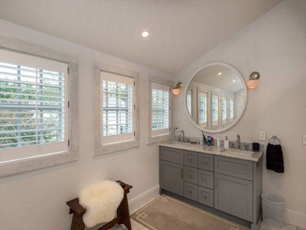 Cape Cod Home 994465