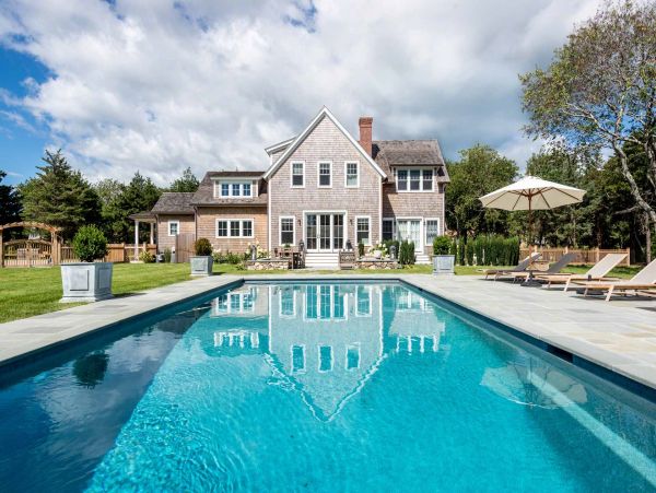 Cape Cod Home 994466