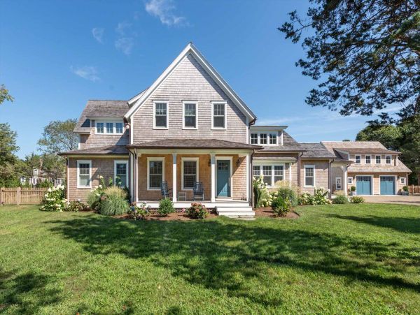 Cape Cod Home 994466