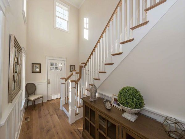 Cape Cod Home 994466