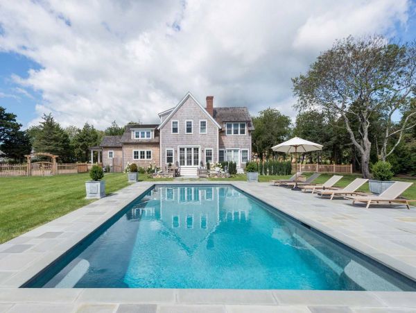 Cape Cod Home 994466
