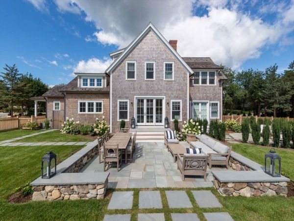 Cape Cod Home 994466