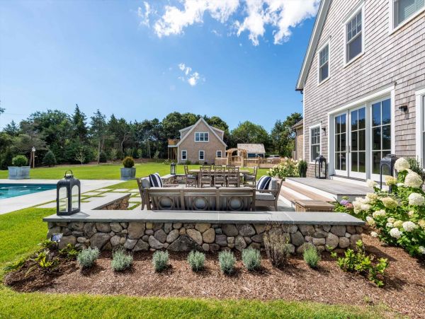 Cape Cod Home 994466