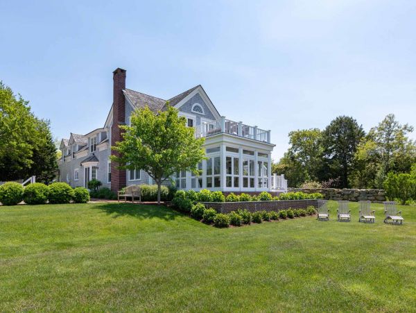 Cape Cod Home 994467