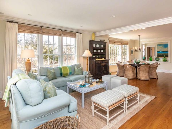 Cape Cod Home 994467